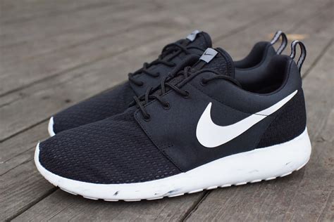 nike rn black and white